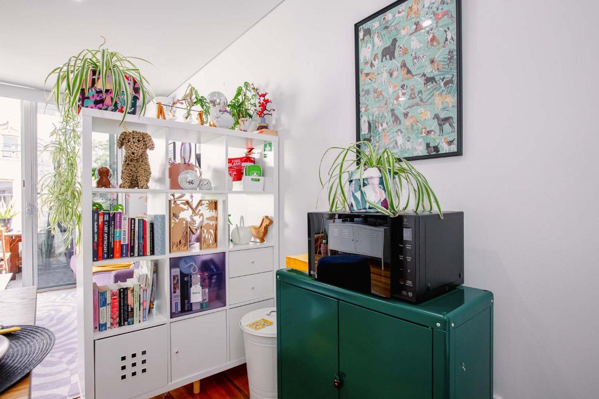 Colourful 1-bdr Near Train Station Cbd 15 Mins *